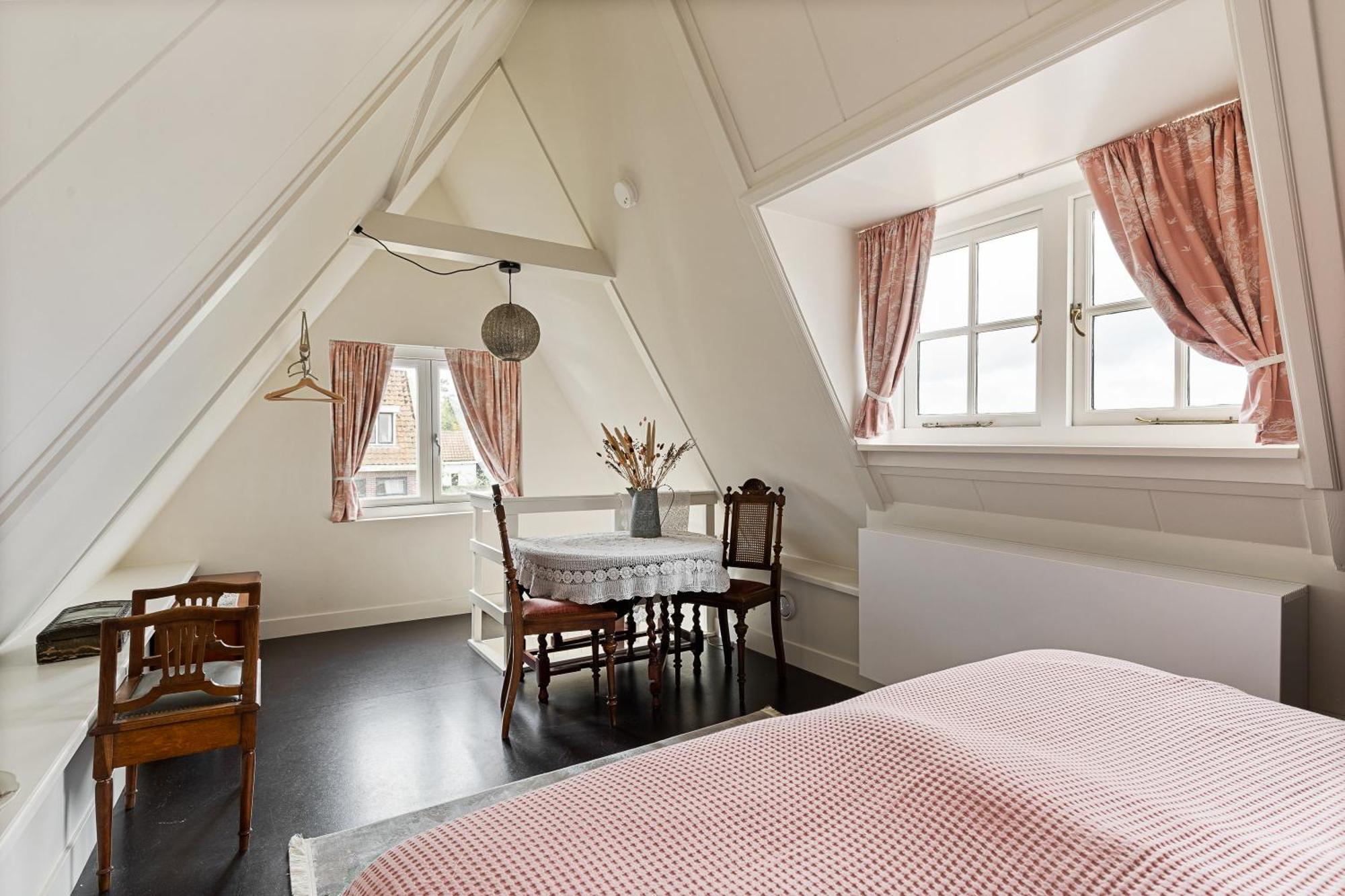 Boutique Hotel Jongwijs Westzaan Exterior photo